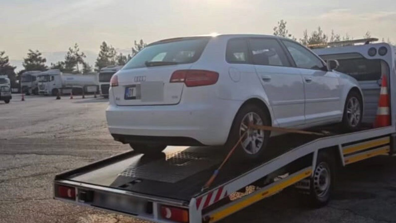 Aracının plakasını