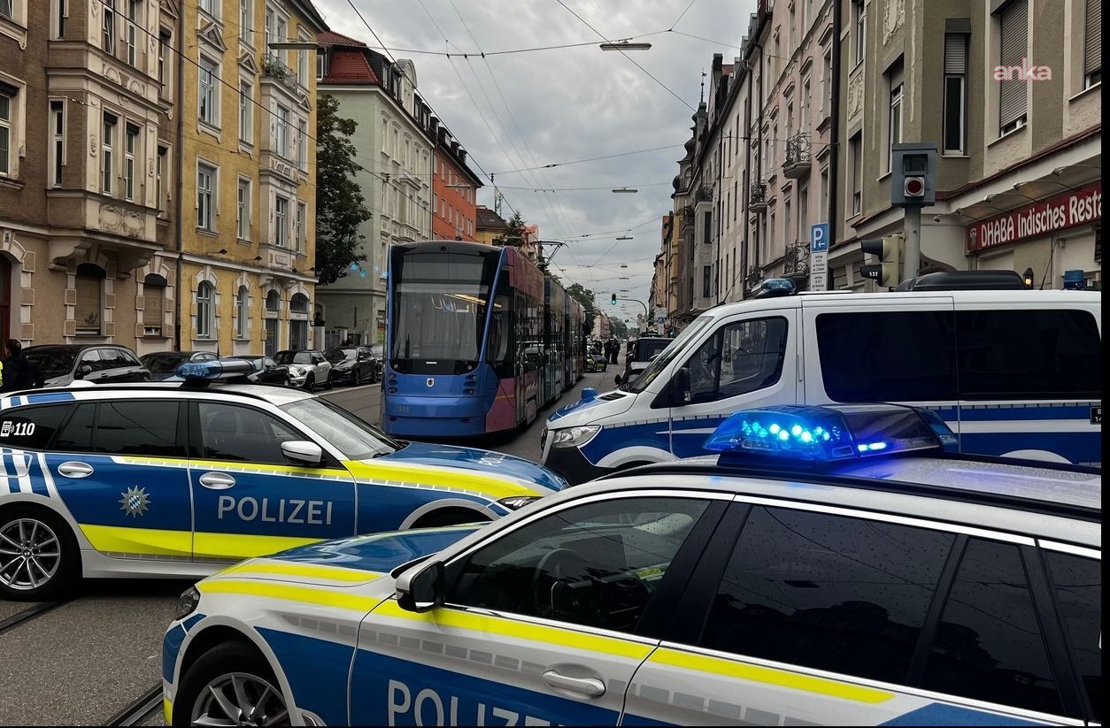 Münih’te polis