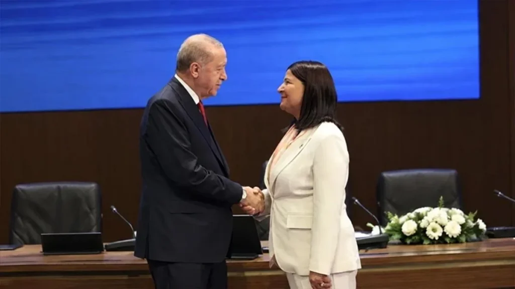 Foça Belediye Başkanı Saniye Bora Fıçı AK Parti’ye katılmıştı! Sebebini ilk kez açıkladı