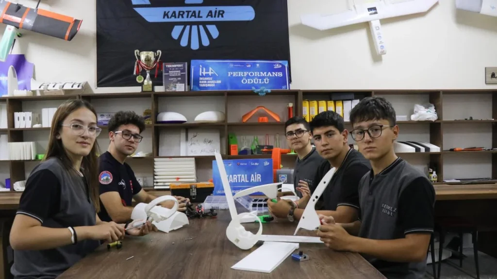 Kayserili öğrencilerden ABD’de İHA zaferi